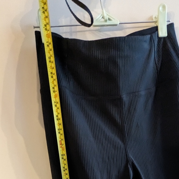 Girlfriend Collective black ribbed leggings - Picture 4 of 6